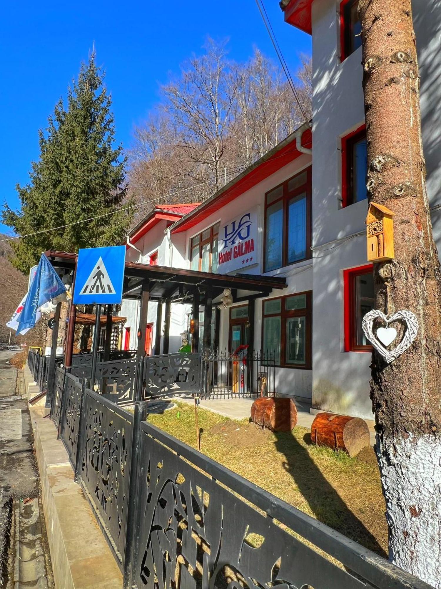 Hotel Galma Moroeni Εξωτερικό φωτογραφία